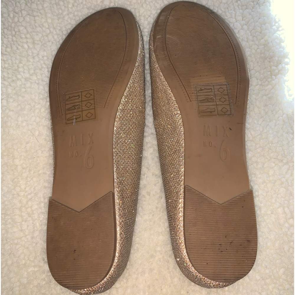 Mix No. 6 gold very sparkly flats size 8. - Picture 4 of 15